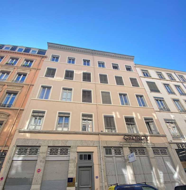 Office in Lyon for sale Building Photo- Image 1 of 14