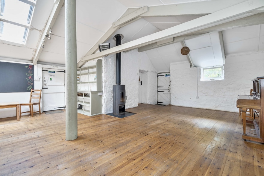 Trevescan, Penzance to rent - Interior Photo - Image 2 of 7