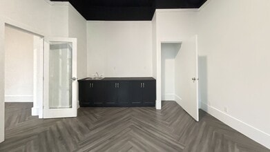 525 Seymour St, Vancouver, BC to rent Interior Photo- Image 2 of 3