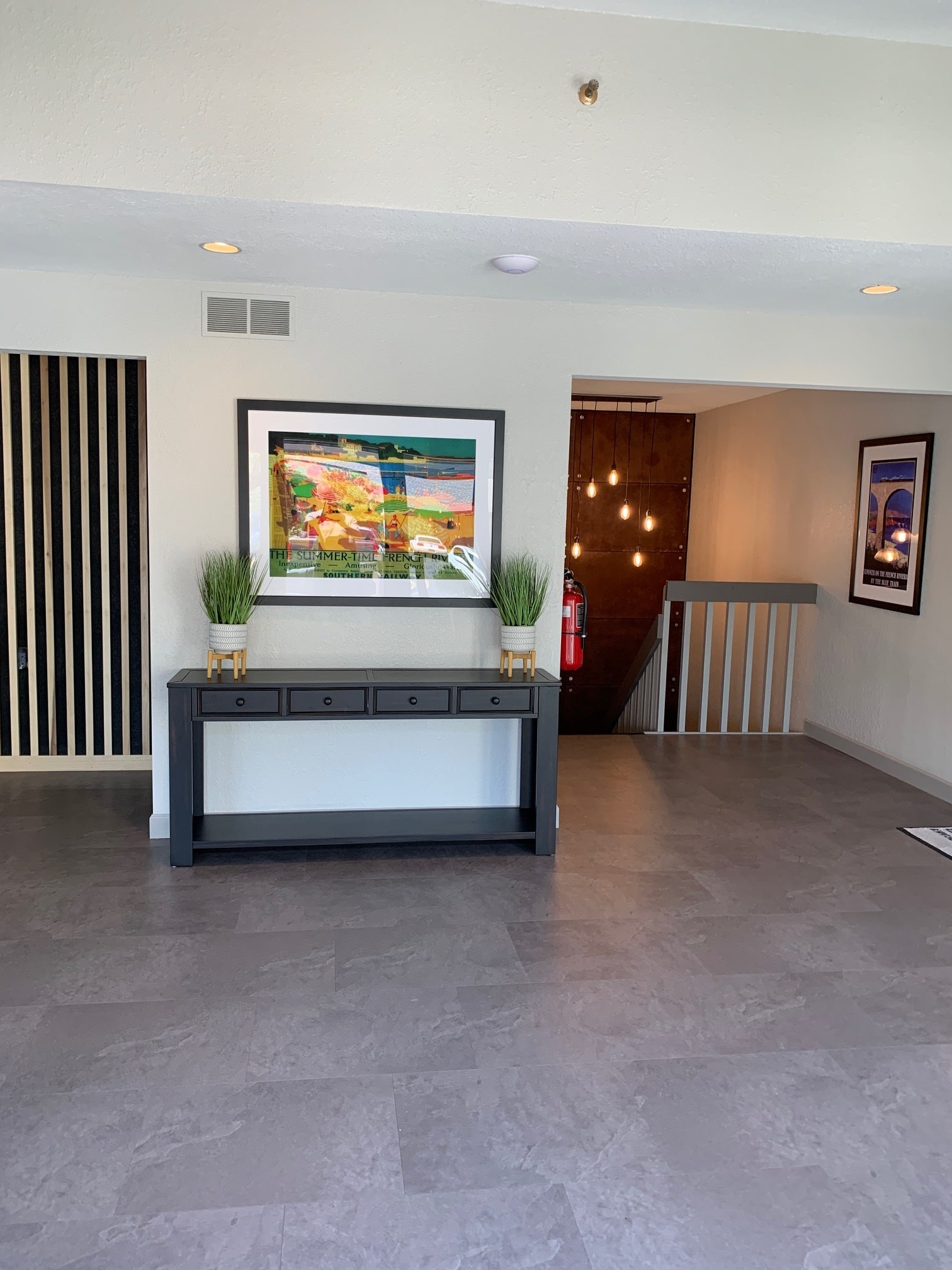 5702 Elaine Dr, Rockford, IL to rent Interior Photo- Image 1 of 21