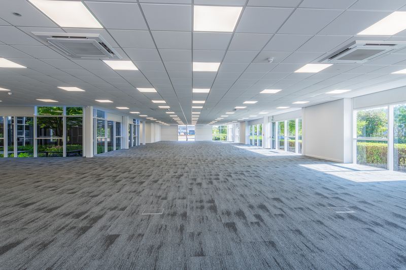 2 Kembrey Park, Swindon to rent Interior Photo- Image 1 of 5