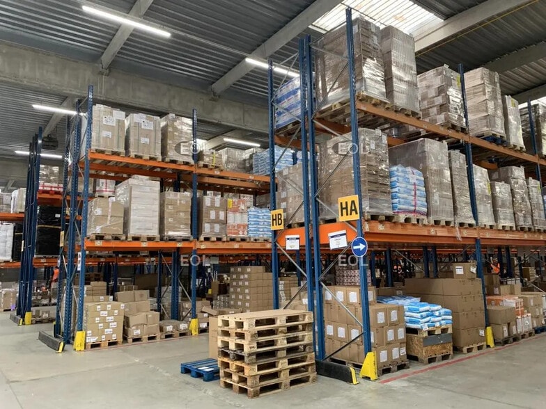 Light Industrial in Lisses to rent - Building Photo - Image 3 of 7