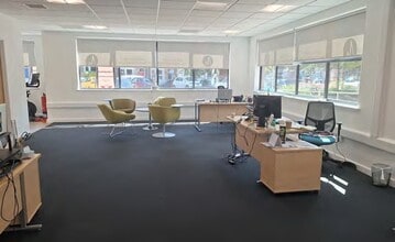 Belvedere Rd, Taunton to rent Interior Photo- Image 2 of 5