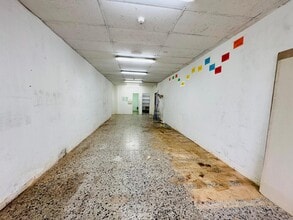 Retail in Montcada i Reixac, Barcelona to rent Interior Photo- Image 2 of 9