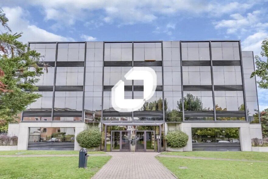 Office in Rosny-sous-Bois to rent - Building Photo - Image 1 of 7
