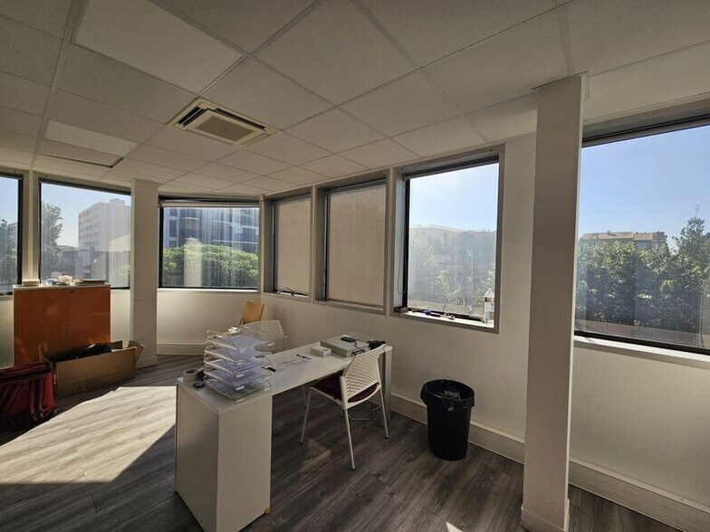 58-60 Rue Etienne Dolet, Malakoff for sale - Interior Photo - Image 2 of 12