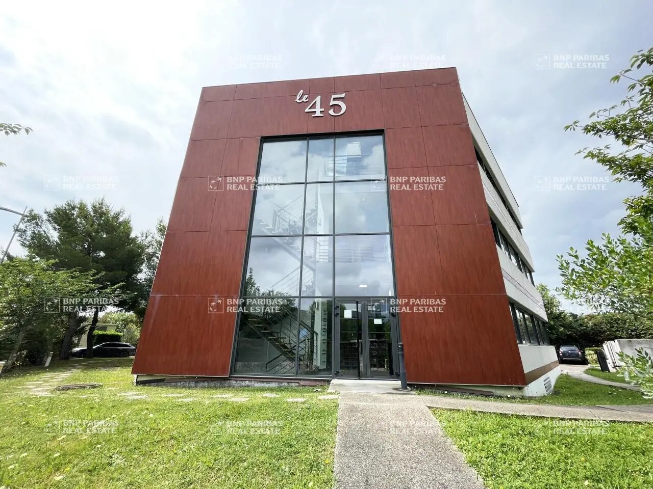 Office in Pérols to rent Primary Photo- Image 1 of 30