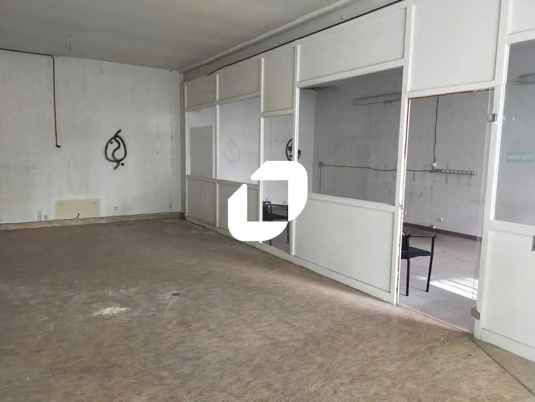 Office in Bordeaux for sale Interior Photo- Image 1 of 23