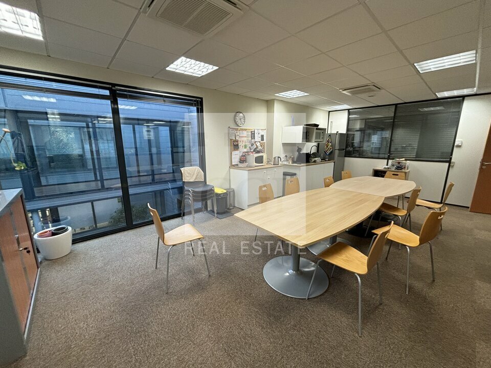 Avenue Satolas Green, Pusignan to rent Interior Photo- Image 1 of 10