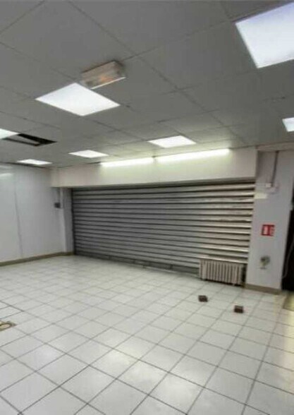 Retail in Pantin for sale - Interior Photo - Image 2 of 3