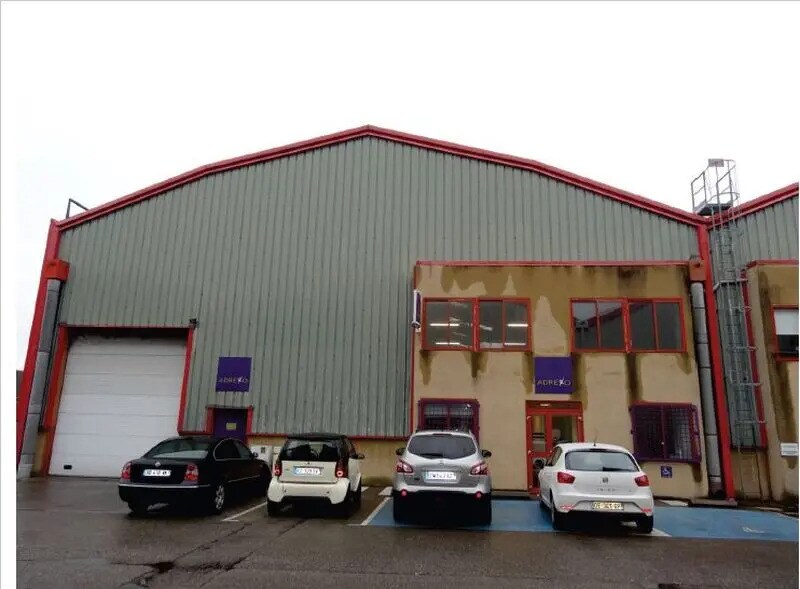 Light Industrial in Vénissieux to rent Building Photo- Image 1 of 2