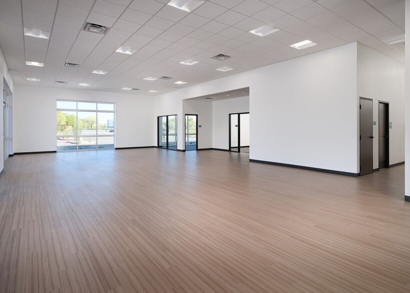 2350 W Corporate Center Dr, Phoenix, AZ for sale - Building Photo - Image 2 of 9