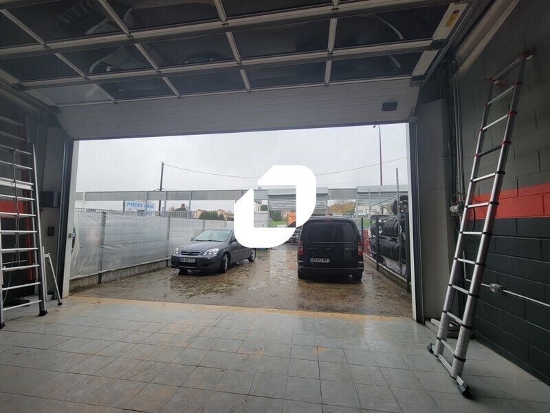 Light Industrial in Linas to rent Building Photo- Image 1 of 8