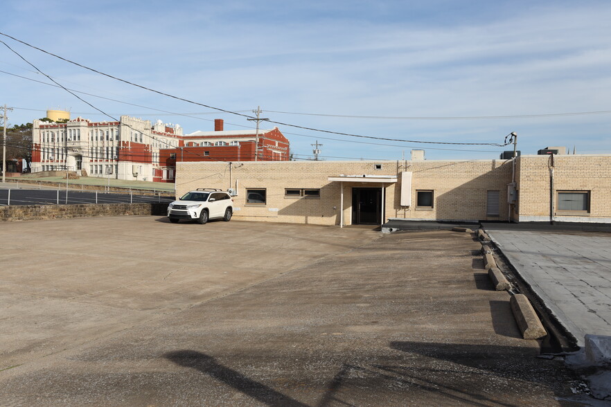 301 N 2nd St, Mcalester, OK for rent - Building Photo - Image 2 of 4