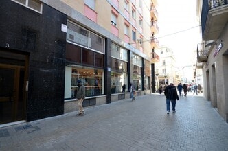 Office / Retail in Vilanova i la Geltrú, Barcelona to rent Interior Photo- Image 2 of 3