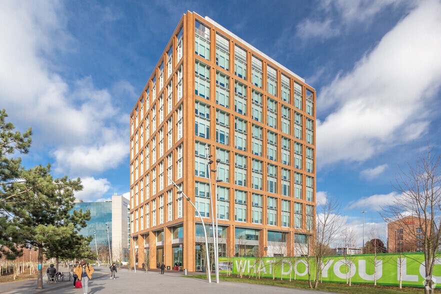 Station Sq, Coventry for rent - Primary Photo - Image 1 of 6