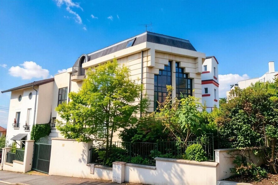 Office in Suresnes to rent - Building Photo - Image 2 of 14