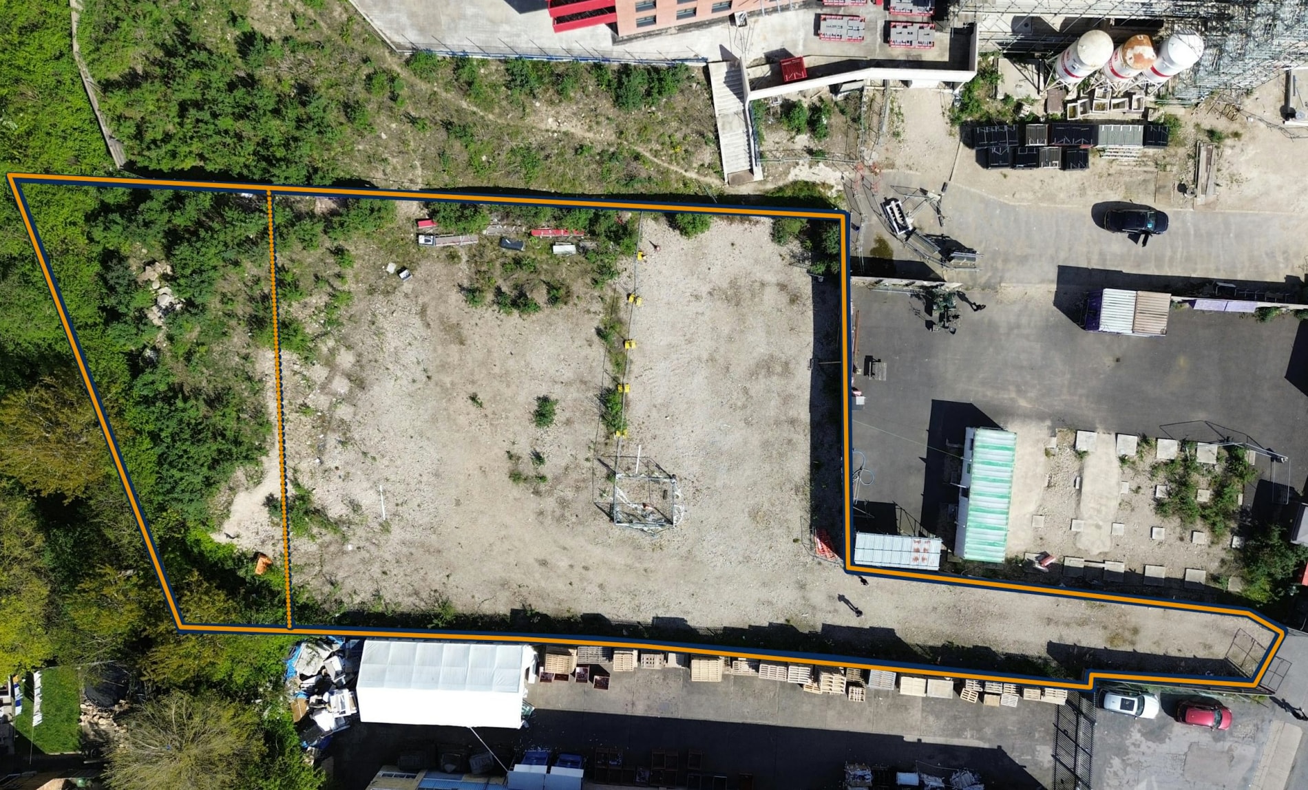 Delamare Rd, Cheshunt to rent Primary Photo- Image 1 of 6