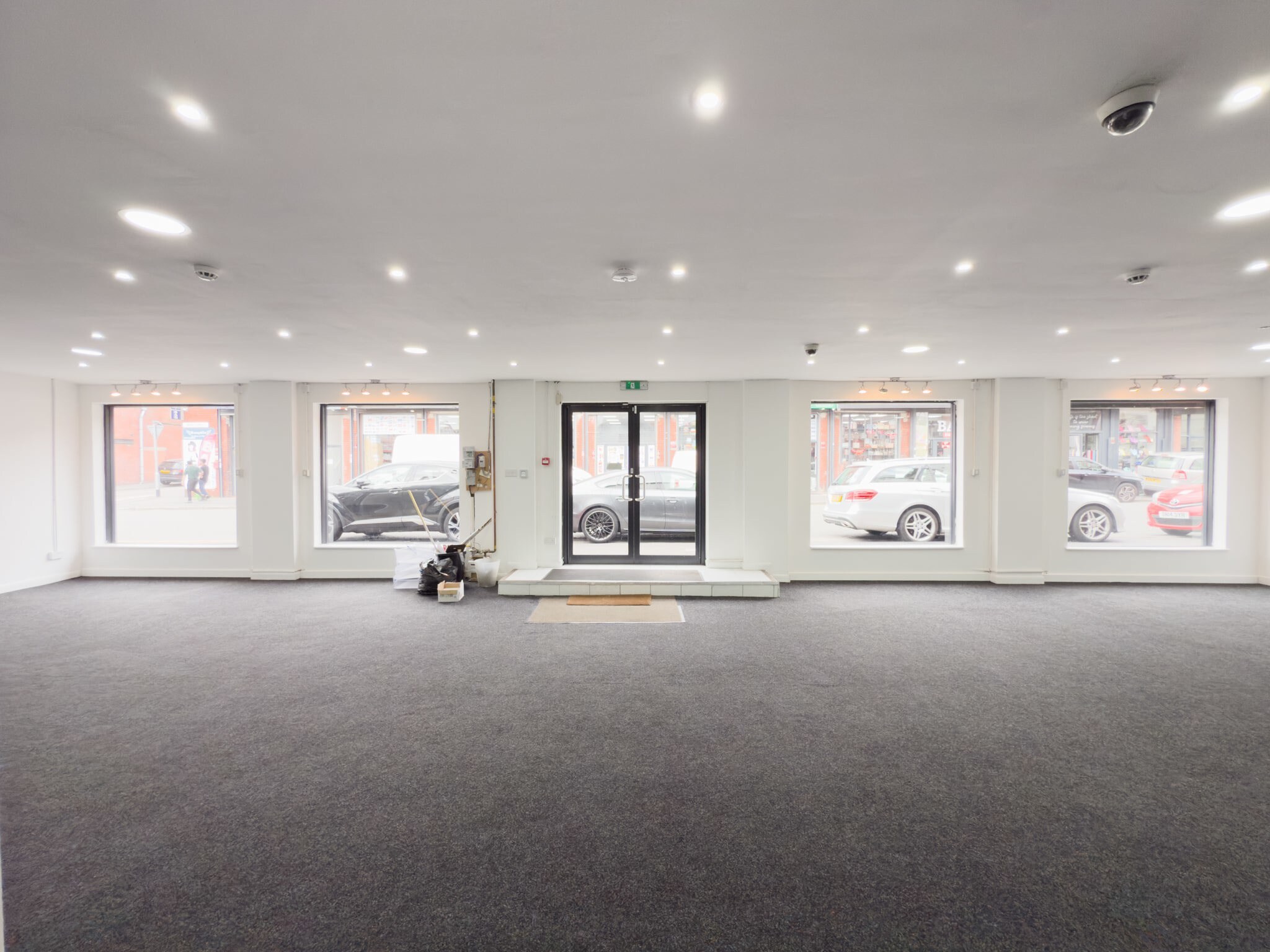 57A Derby St, Manchester to rent Interior Photo- Image 1 of 7