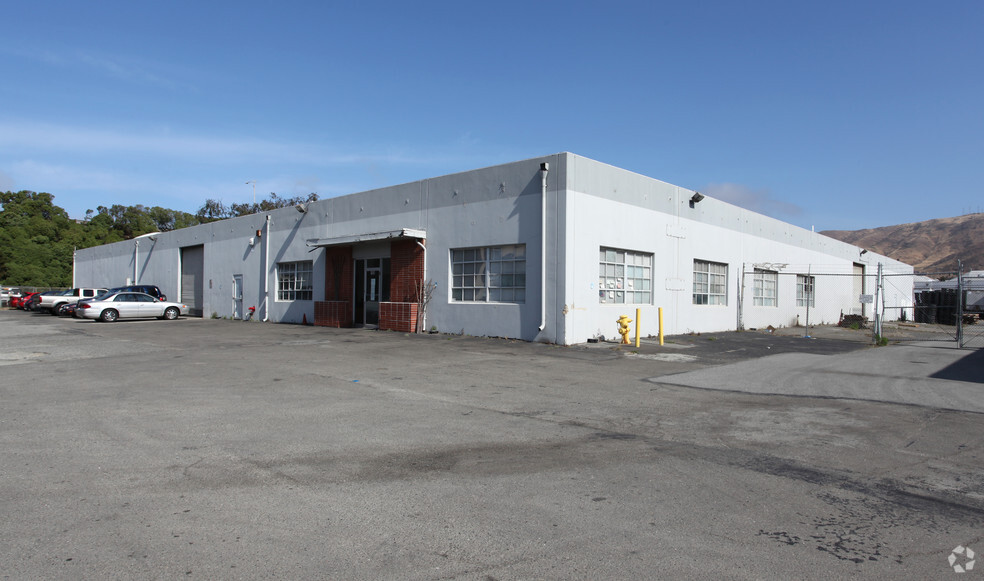 105 Associated Rd, South San Francisco, CA for rent - Building Photo - Image 1 of 4