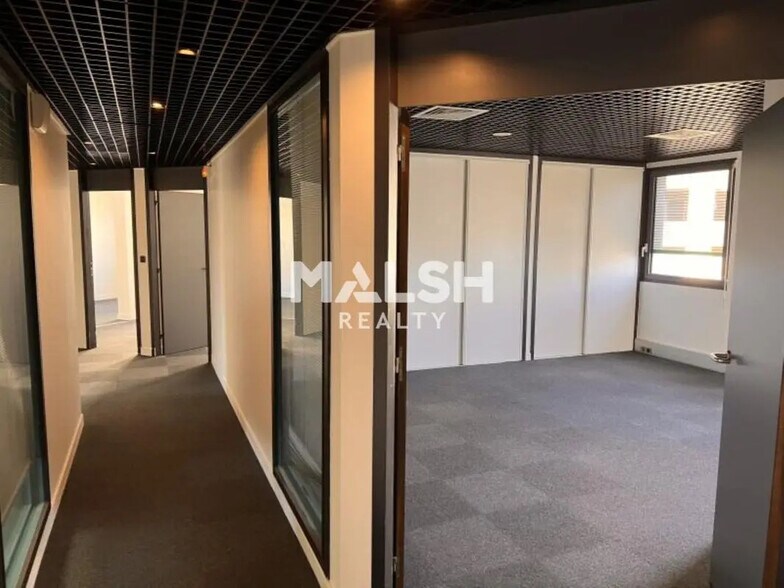 Office in Lyon to rent - Interior Photo - Image 2 of 6