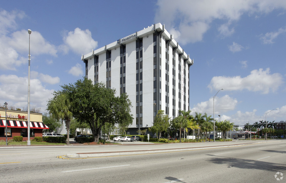 12550 Biscayne Blvd, North Miami, FL for sale - Building Photo - Image 1 of 345