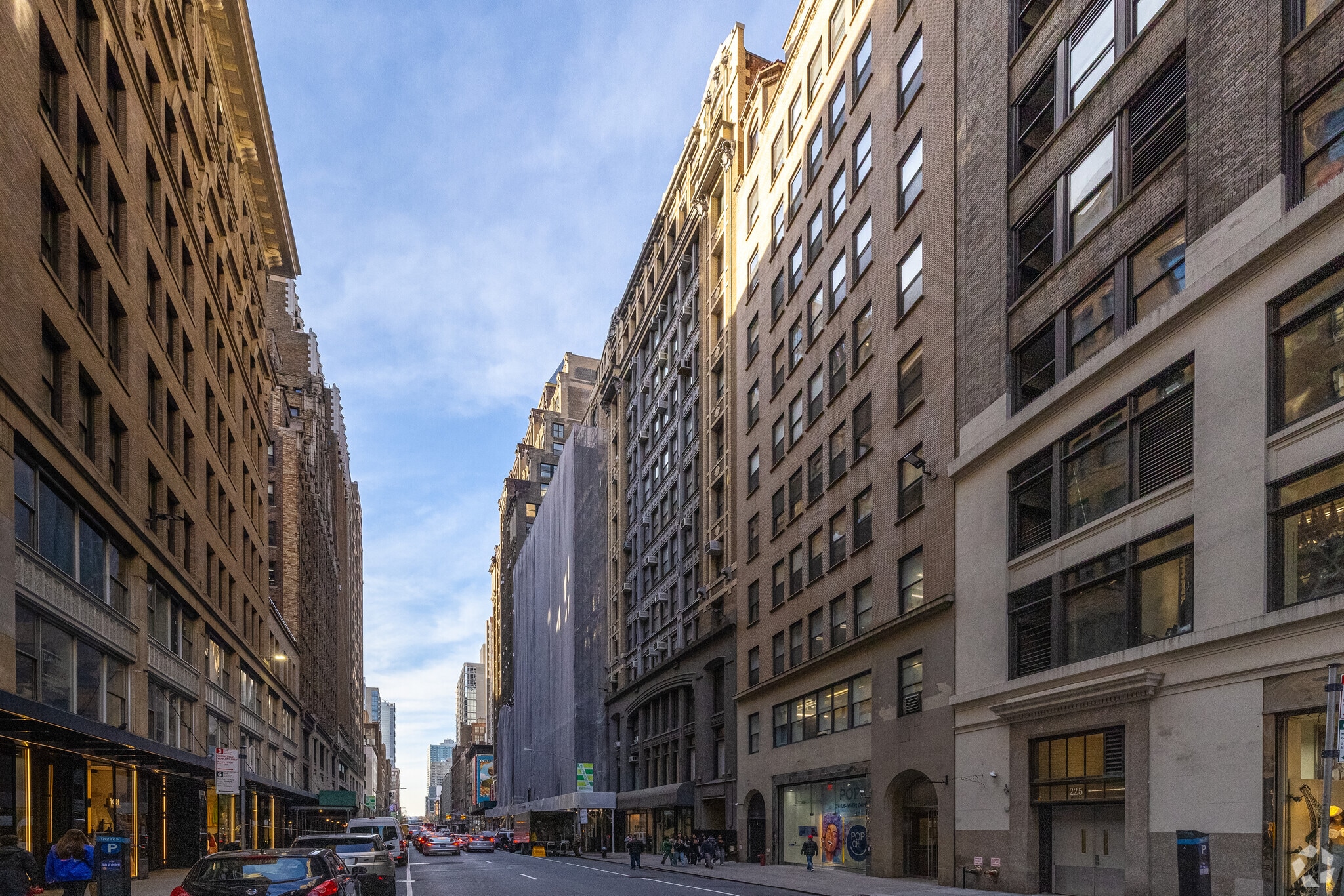 241 W 37th St, New York, NY to rent Building Photo- Image 1 of 15