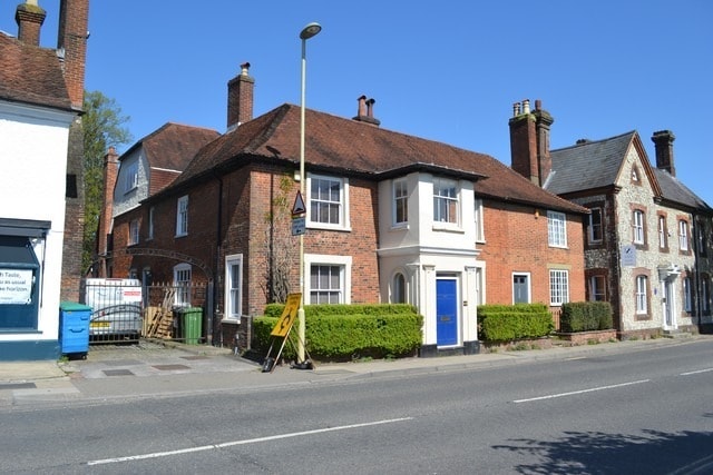 More details for 104 High St, Alton - Office to Rent
