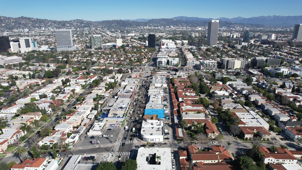 1066-1070 S Fairfax Ave, Los Angeles, CA for rent - Building Photo - Image 3 of 62