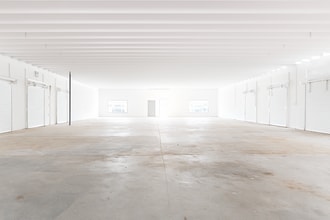 611 NE 42nd St, Deerfield Beach, FL to rent Interior Photo- Image 2 of 3