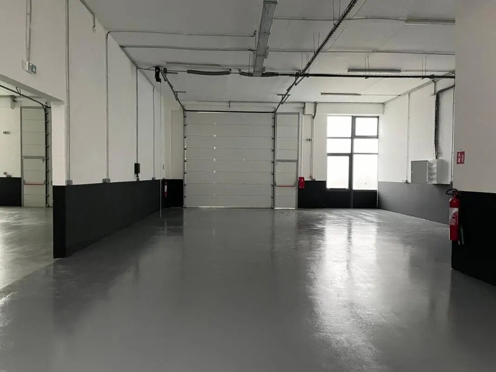Location Entrepôt 174 m² - Photo 1