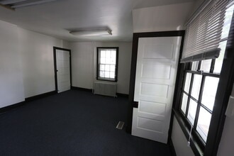 101 Farnsworth Ave, Bordentown, NJ to rent Building Photo- Image 2 of 8