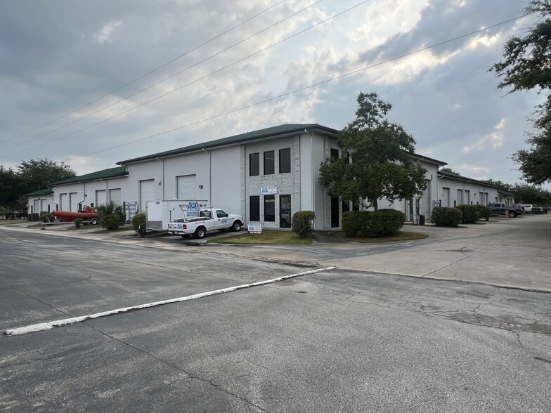 1506-1634 Old Daytona Cir, Deland, FL for rent - Building Photo - Image 2 of 8