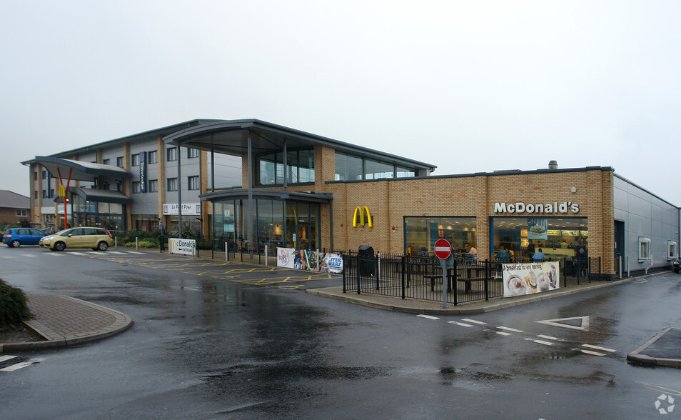 Blackburn With Darwen Services, Darwen for rent - Primary Photo - Image 1 of 3