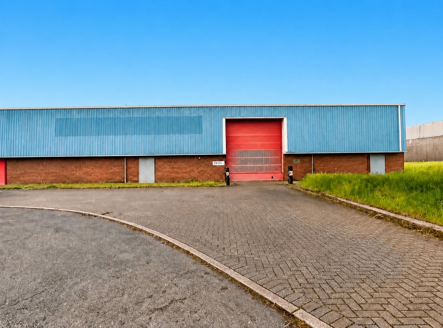 Peel Street, Oldham to rent Primary Photo- Image 1 of 8