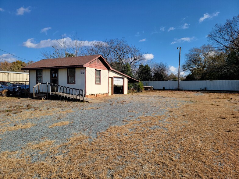 1518 Concord Ave, Monroe, NC for sale - Building Photo - Image 2 of 10