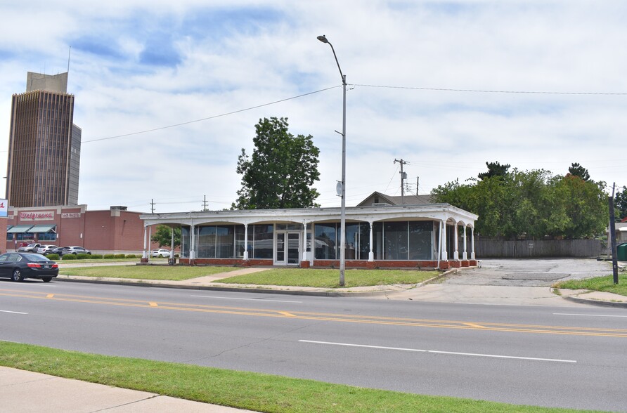 1304 NW 23rd St, Oklahoma City, OK for rent - Building Photo - Image 2 of 2