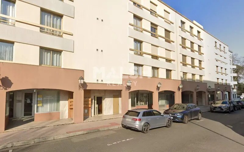 Office in Lyon for sale - Building Photo - Image 1 of 6