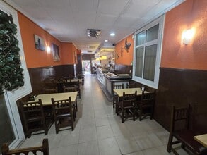 Retail in Barcelona, Barcelona to rent Interior Photo- Image 2 of 18