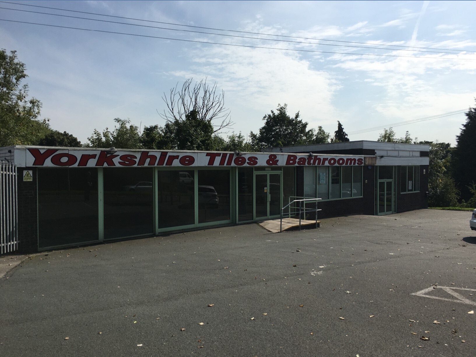 394 Bradford Rd, Huddersfield for sale Primary Photo- Image 1 of 1