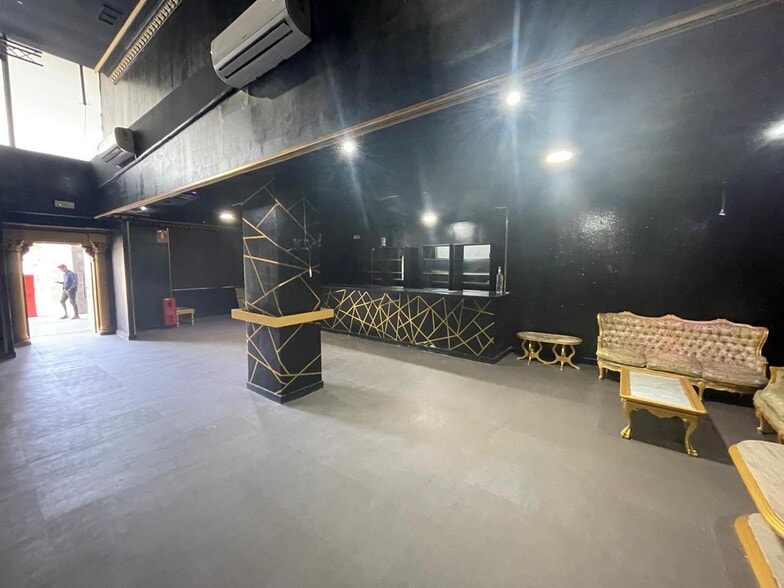 Retail in Alcalá de Henares, Madrid for sale - Interior Photo - Image 2 of 4
