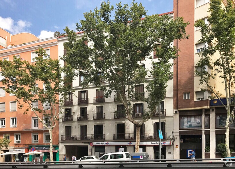 Office in Madrid, Madrid to rent - Primary Photo - Image 1 of 2