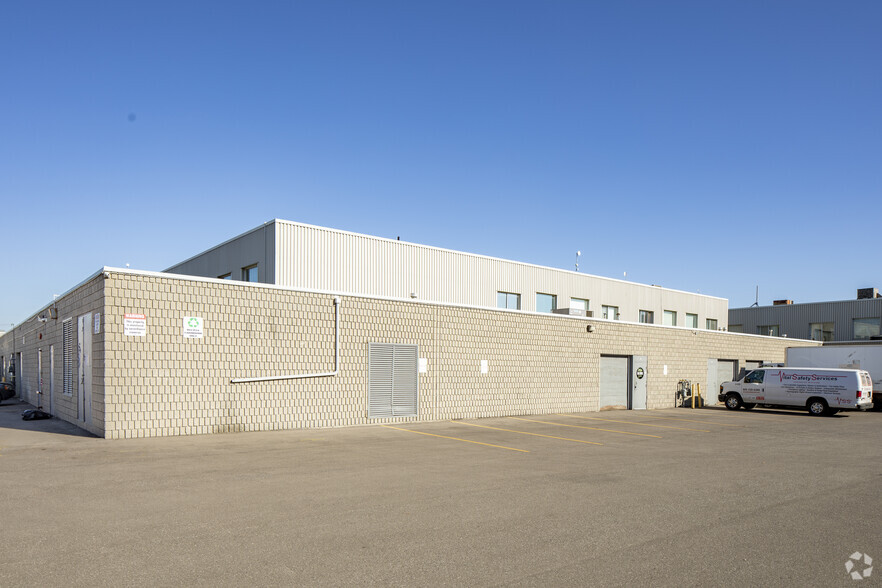 2355 Derry Rd E, Mississauga, ON for rent - Building Photo - Image 3 of 5