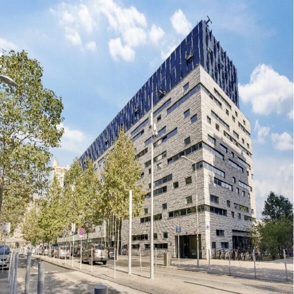 892-896 Rue Yves Kermen, Boulogne-Billancourt to rent - Building Photo - Image 2 of 20