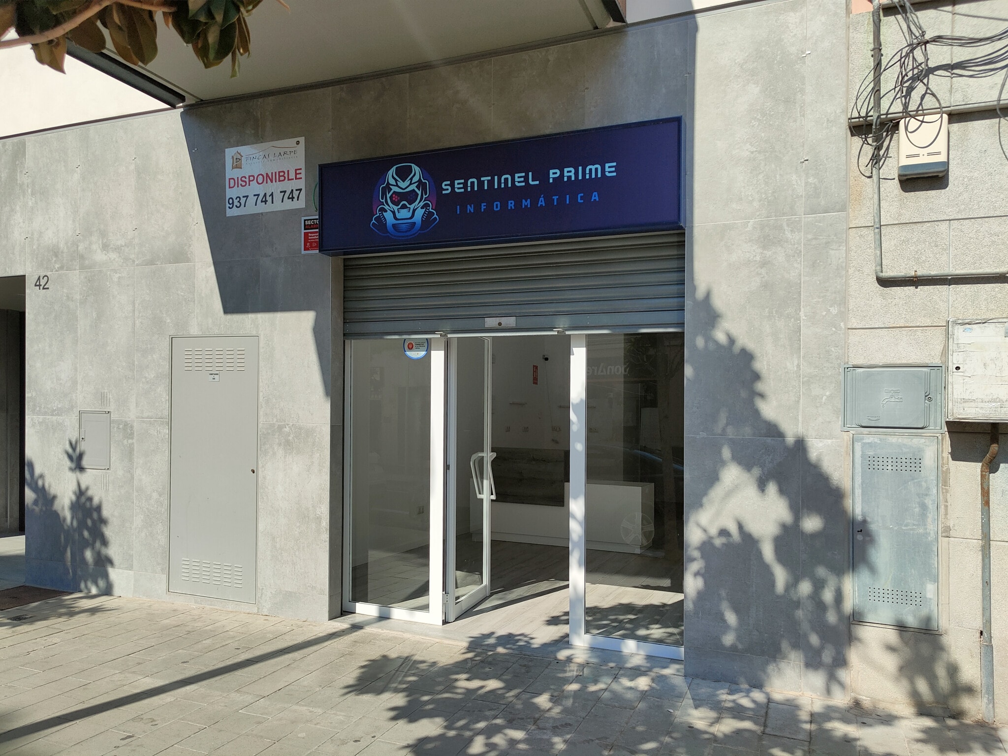 Retail in Martorell, Barcelona to rent Interior Photo- Image 1 of 4