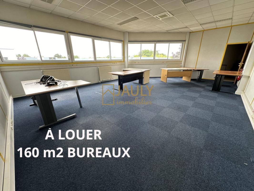 Office in Quincy-Voisins to rent Building Photo- Image 1 of 10