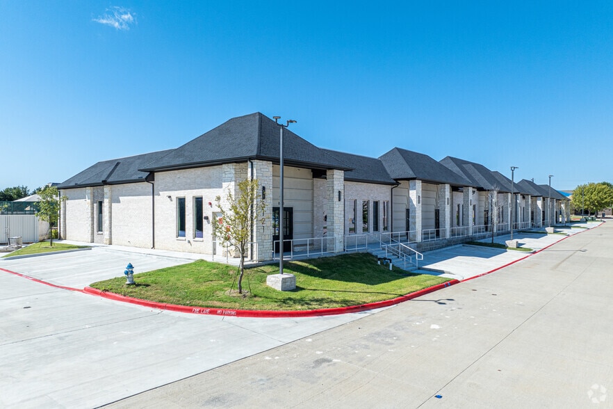 5121 S Custer Rd, McKinney, TX to rent - Primary Photo - Image 3 of 15