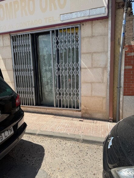 Retail in Torrijos, Toledo to rent - Building Photo - Image 2 of 3