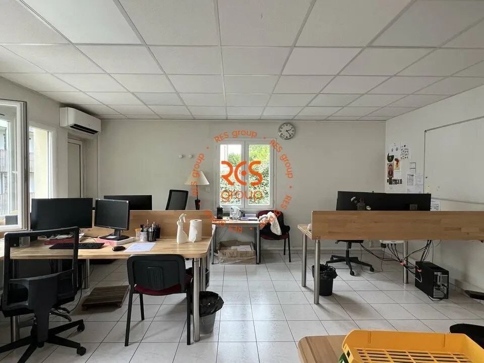 Vente Bureaux 380 m² - Photo 1