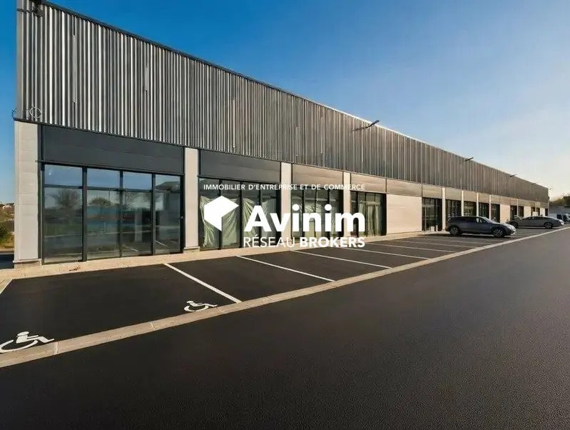 Location Commerce 252 m² - Photo 1